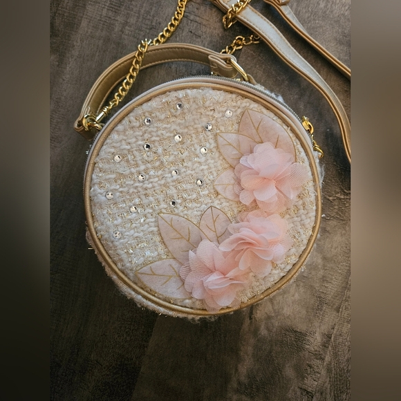 Disney Woven Crossbody purse - Picture 3 of 6